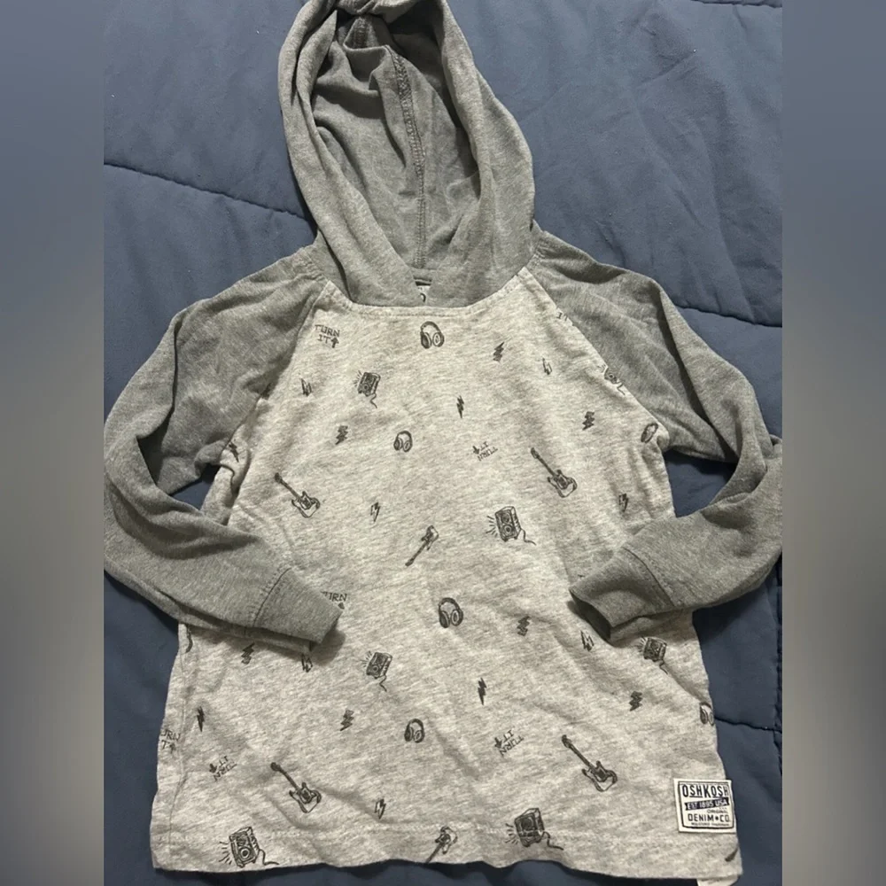 🌼 Oshkosh hooded Tee 💥